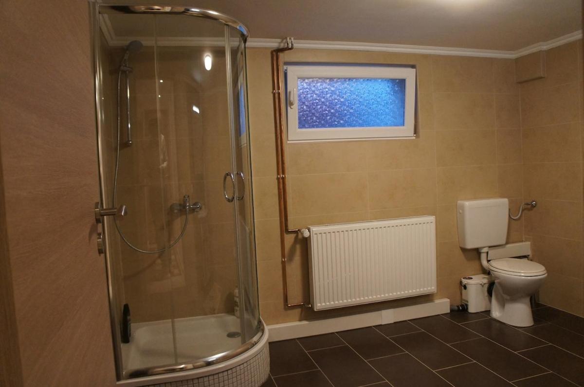 Haus House Near Fair Exhibition Messe Very Close 9 Min Walking Apartment